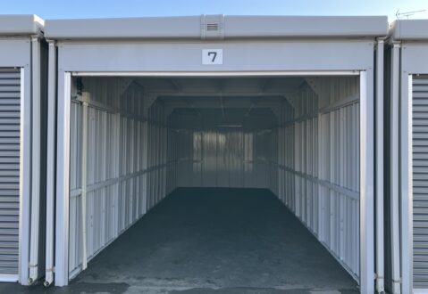 レンタルガレージ